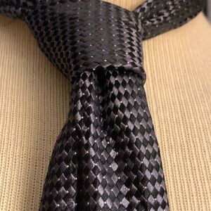 DONALD J. TRUMP SIGNATURE COLLECTION WOVEN BLACK SILK NECKTIE